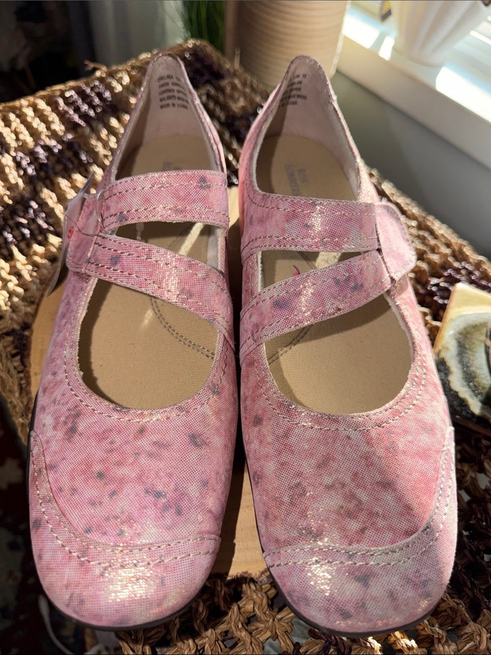 Ros Hommerson Chelsea Mary Jane Flats Pink Floral Iridescent Leather Size 12M NW